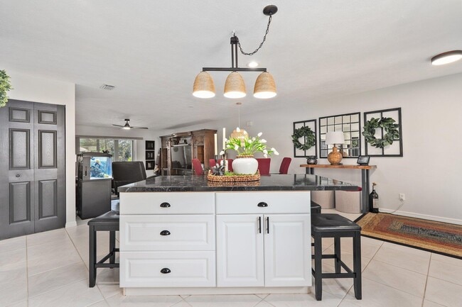 Building Photo - 2186 SE Wild Meadow Cir