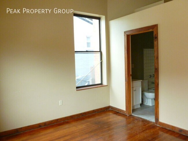 Building Photo - 3207 Vine St