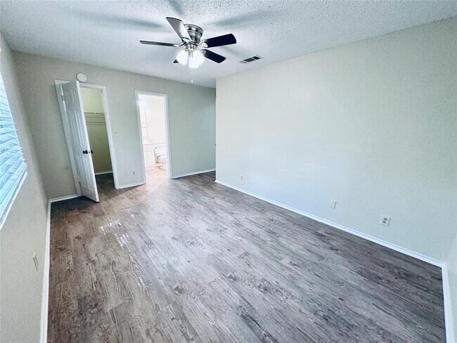 Building Photo - 379 Fantail Loop