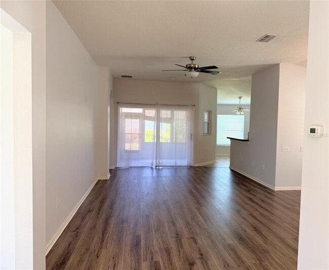 Building Photo - 5044 Gato Del Sol Cir