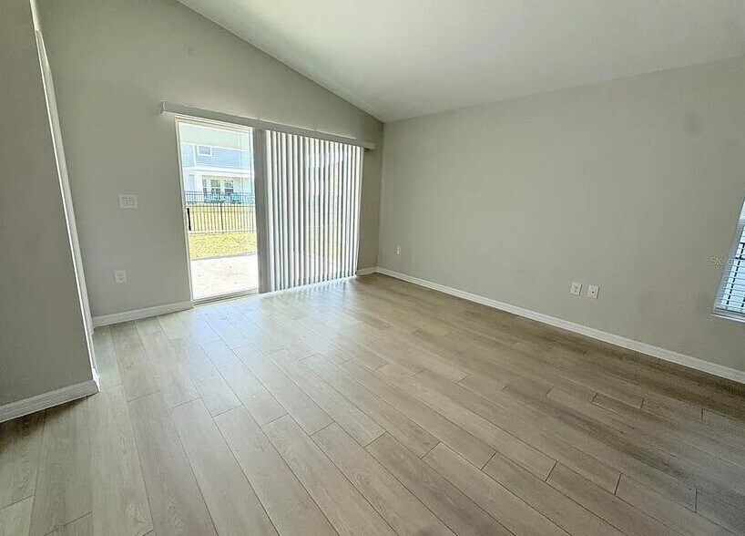 Building Photo - 12163 Cattleside Dr
