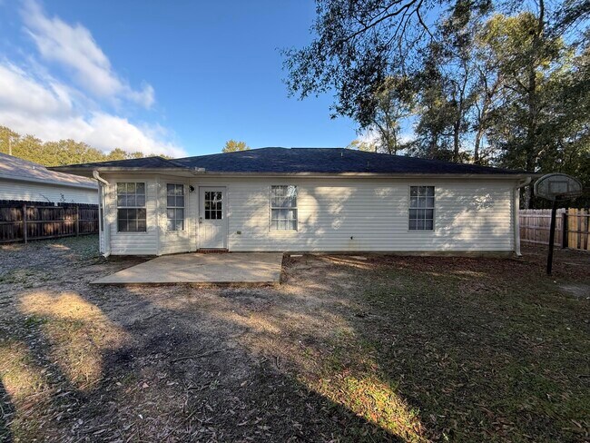 Building Photo - 192 Mary Ln