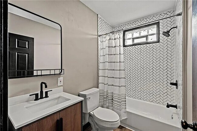 Building Photo - 61 Mainsgate St