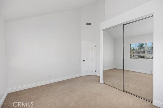 Building Photo - 2 Crystalglen