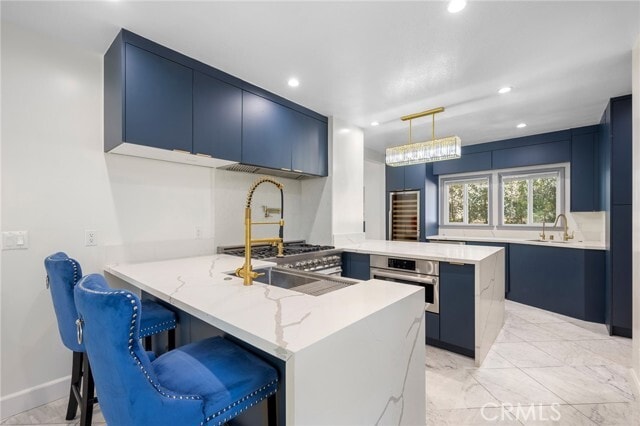 Building Photo - 2065 E Altadena Dr