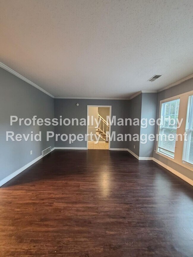 Building Photo - 6771 Bainbridge Dr