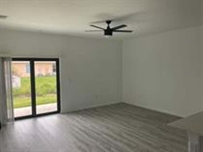 Building Photo - 1038 Albert Ave