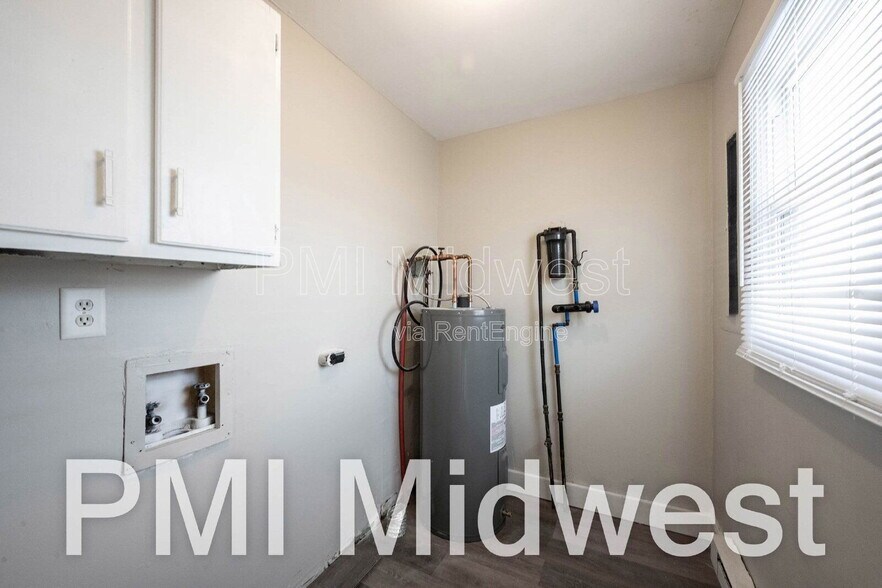 Building Photo - 4881 W 300 S