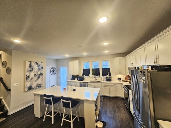 Building Photo - 3213 Merganser Dr