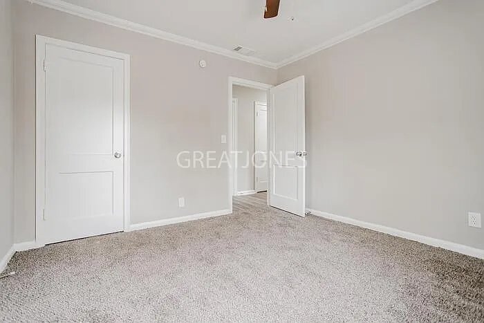 Building Photo - 1236 S Dixon Dr