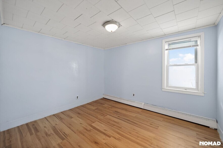 Building Photo - 36 Beach St