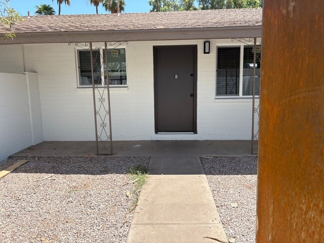 Building Photo - 817 S Melody Ln