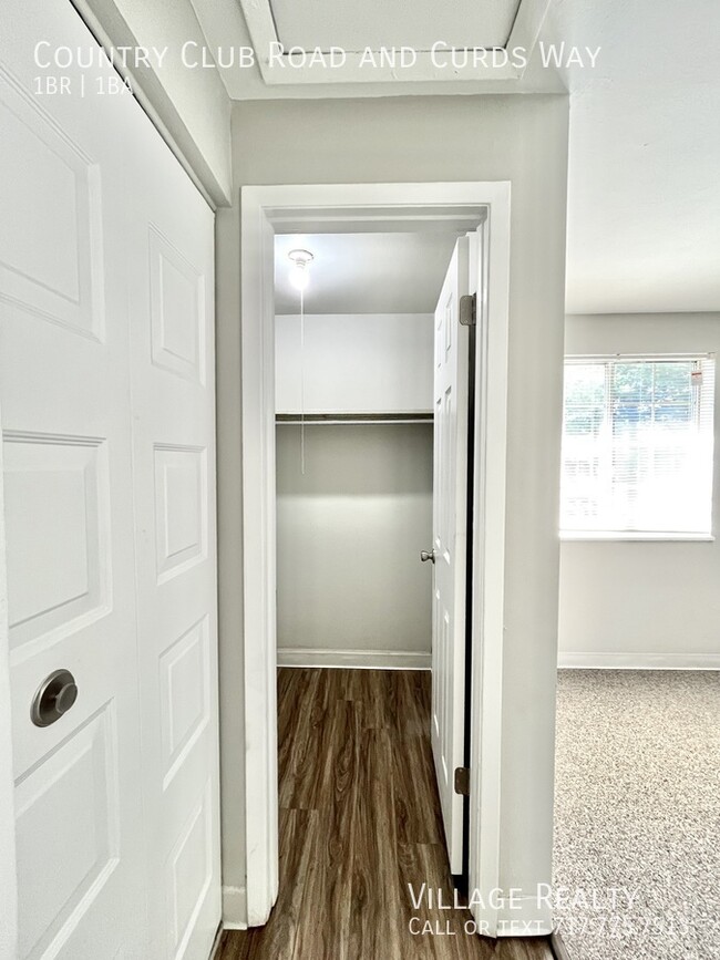 Building Photo - Newly-Remodeled 1-bed in small building wi...