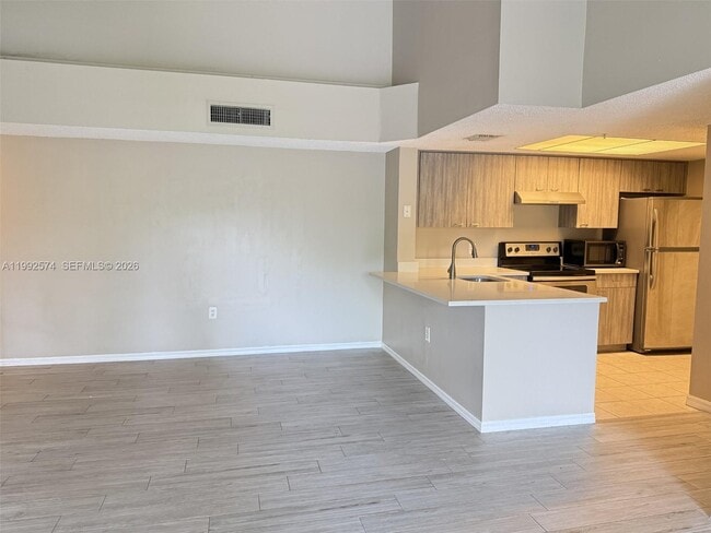 Building Photo - 5015 Wiles Rd