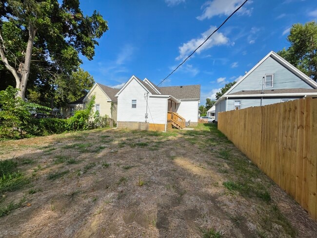 Building Photo - Updated 2 bedroom house for rent