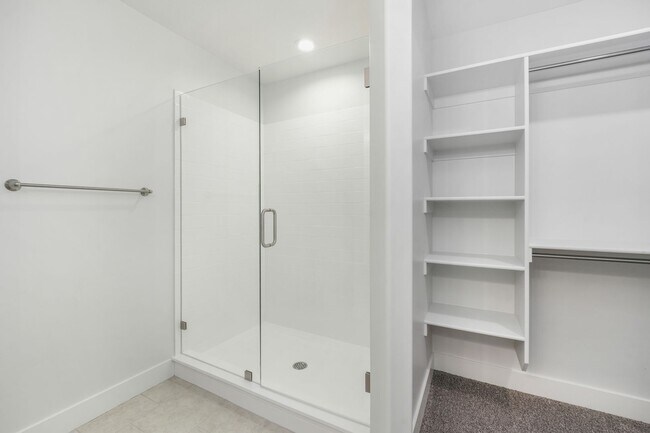 Building Photo - *Pet-Friendly* Townhome