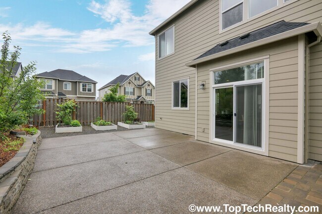 Building Photo - Beautiful *CORNER LOT* 5 BD* 3.5 BA* Singl...