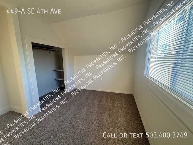 Building Photo - 449 SE 4th Ave