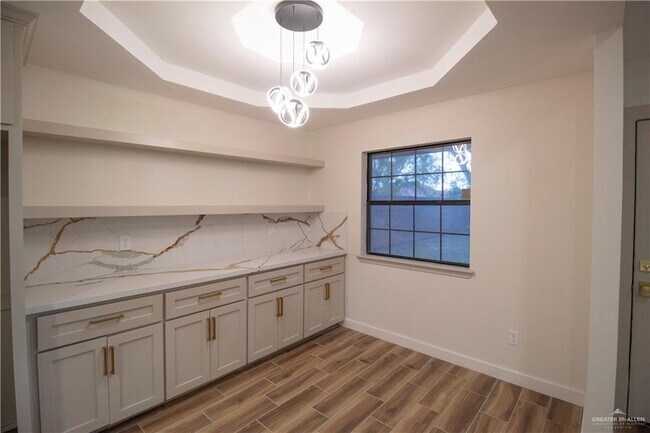 Building Photo - 26 Gloria Ann Dr
