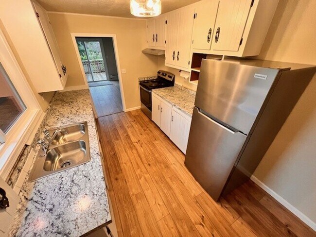 Building Photo - 2167