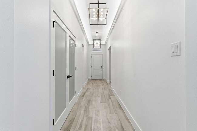 Building Photo - 5227 Sunshine Point