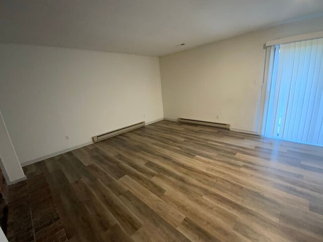 Building Photo - 439-441-441 N Shiloh Ave