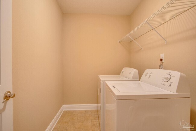 Building Photo - 3324 Wasatch Range Loop