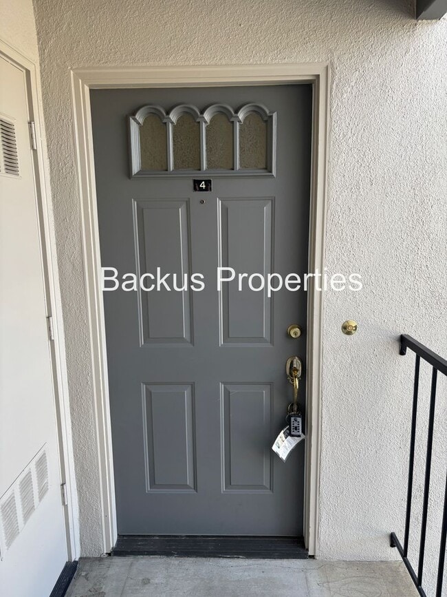 Building Photo - Nice two bedroom condo in Westwood gated community