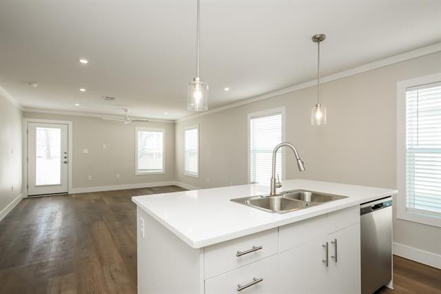 Building Photo - 2104 Belzise Terrace