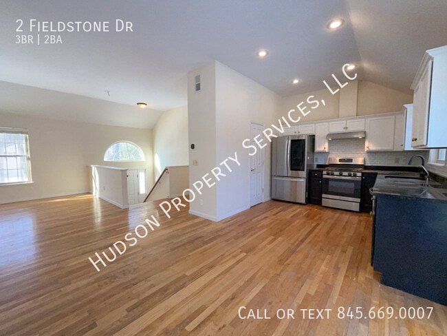 Building Photo - 2 Fieldstone Dr