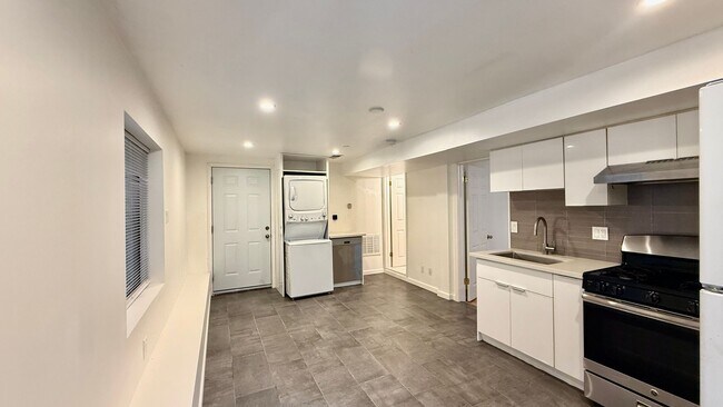 Building Photo - LT11MAIN