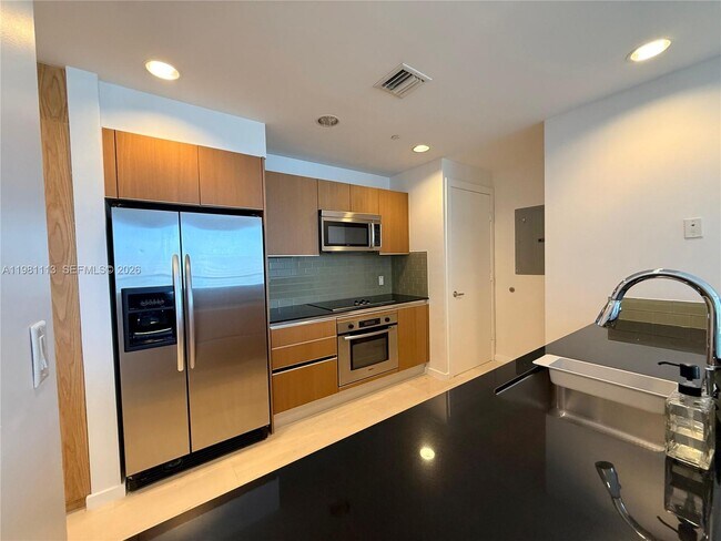 Building Photo - 1050 Brickell Ave