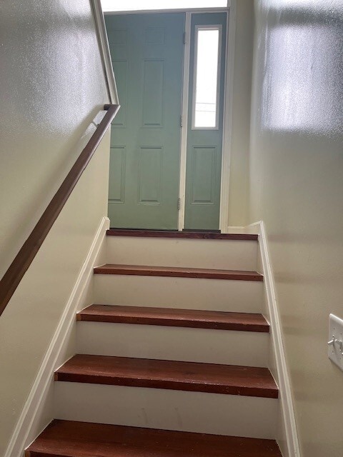 Building Photo - 405 Bertha Way