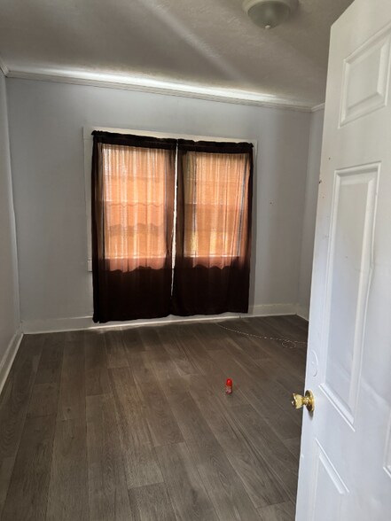 Building Photo - 6585 Voorhees Rd