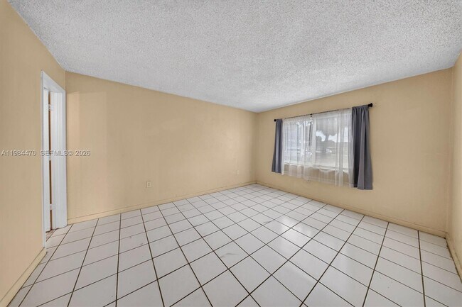 Building Photo - 505 NW 177th St