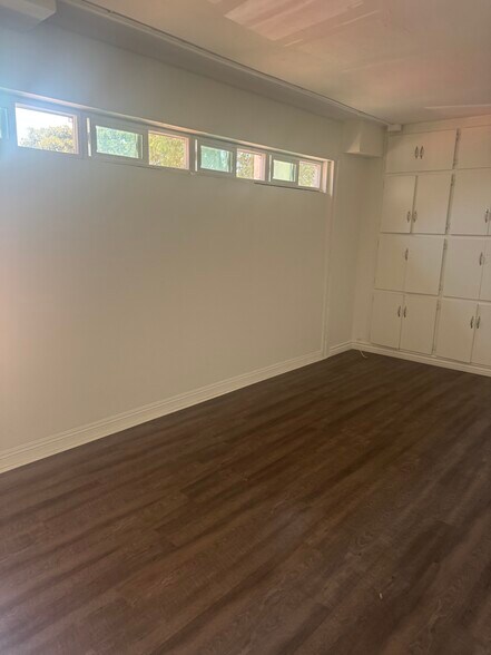 Building Photo - 3250 Vista Cielo Ln