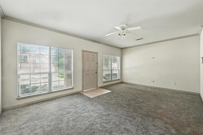 Building Photo - 2353 Homewood Ln