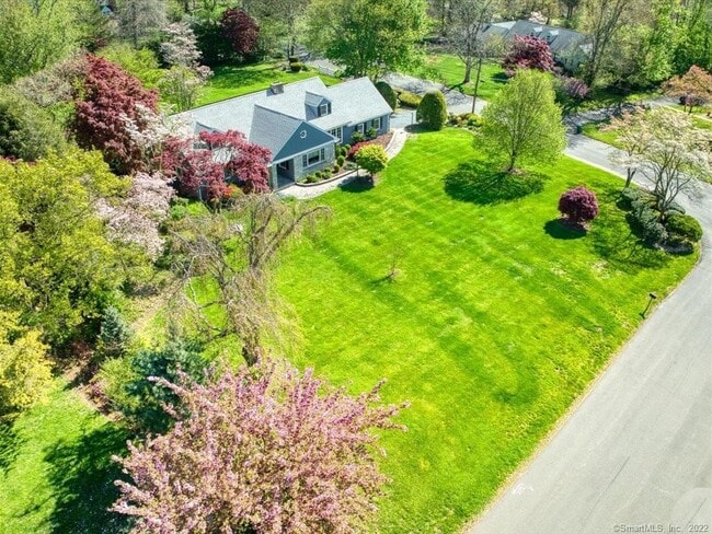 Building Photo - 94 Fennbrook Dr