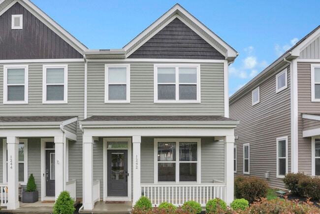 Building Photo - 1242 N Grant Ave