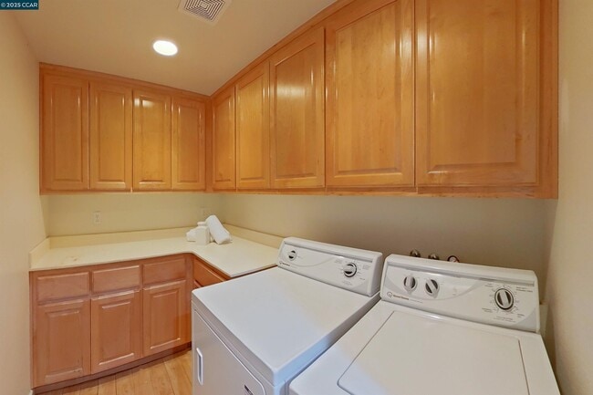 Building Photo - 2073 Watermill Rd
