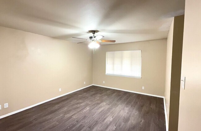 Building Photo - 3815 Ridgeline Dr