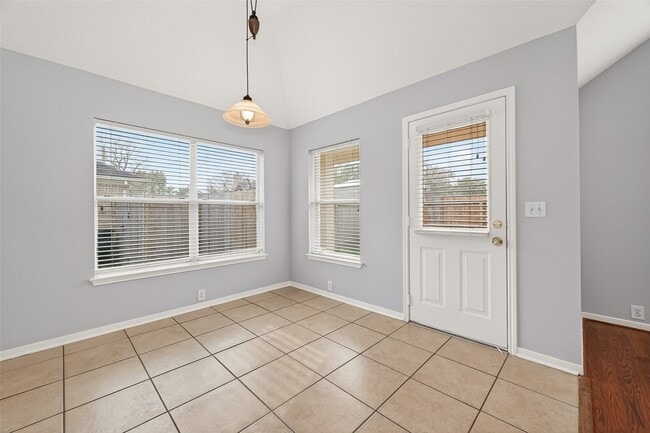 Building Photo - 3135 Silver Cedar Trail