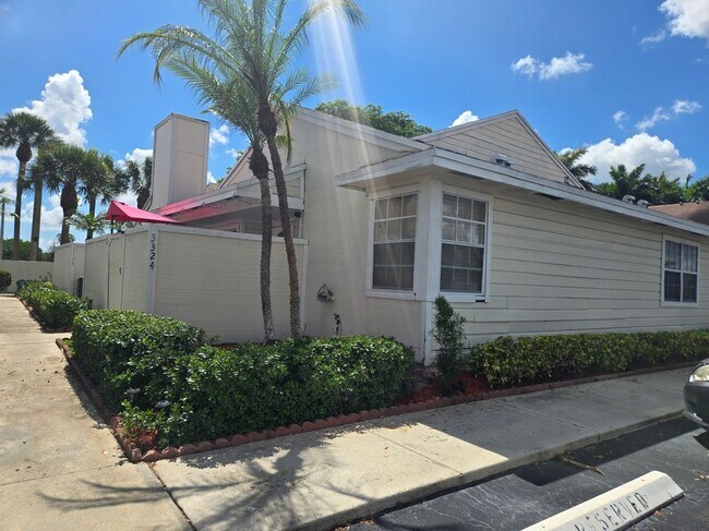 Primary Photo - 3324 NW 101st Ave