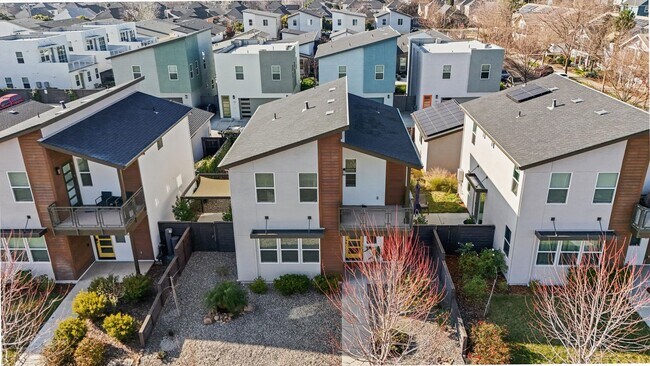 Building Photo - Charming Meriam Park Home with Backyard & Garage