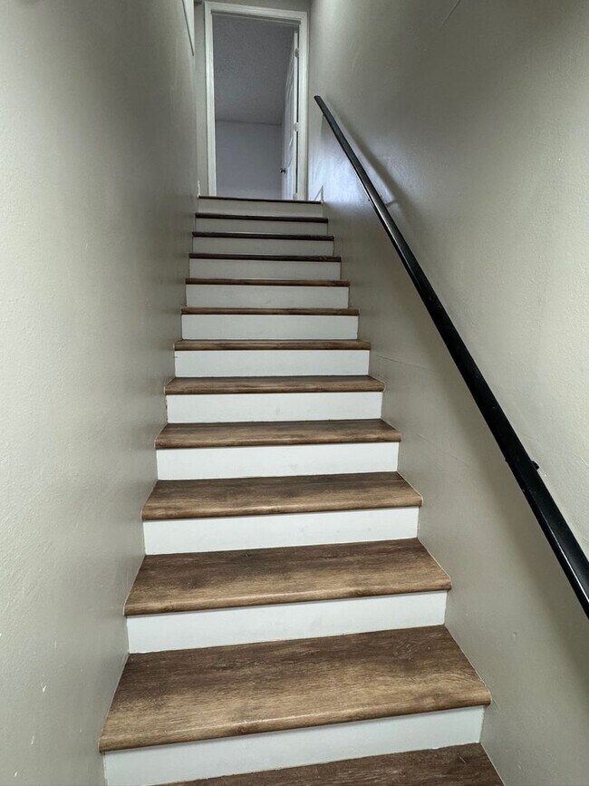 Building Photo - 1191 Bentley Rd