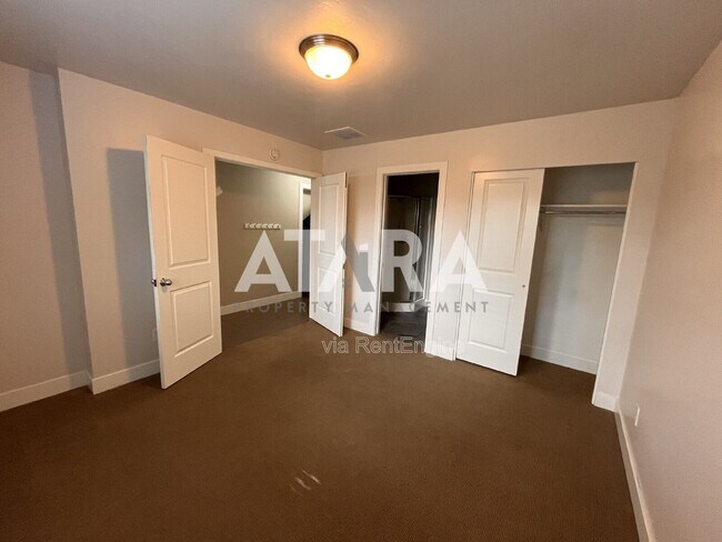 Building Photo - 7533 Vinci Pl