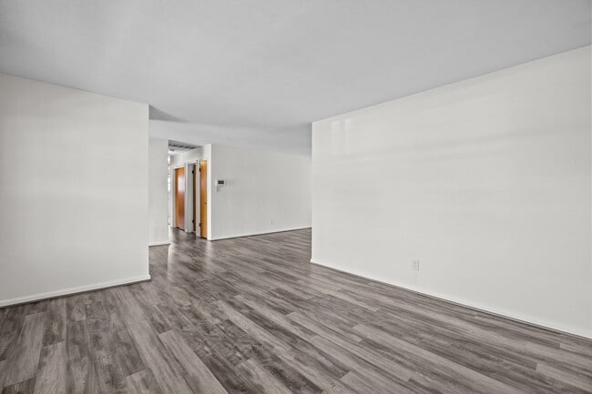 Building Photo - Spacious Virginia Beach Home for Rent – 3 ...