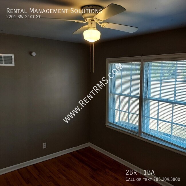 Building Photo - 2201 SW 21st St