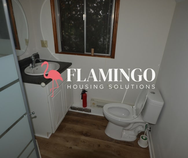 Building Photo - 424 Brookside Dr