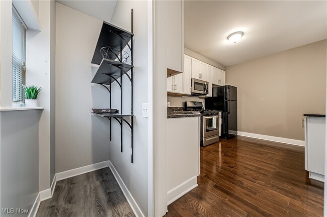 Building Photo - 11204 Clifton Blvd